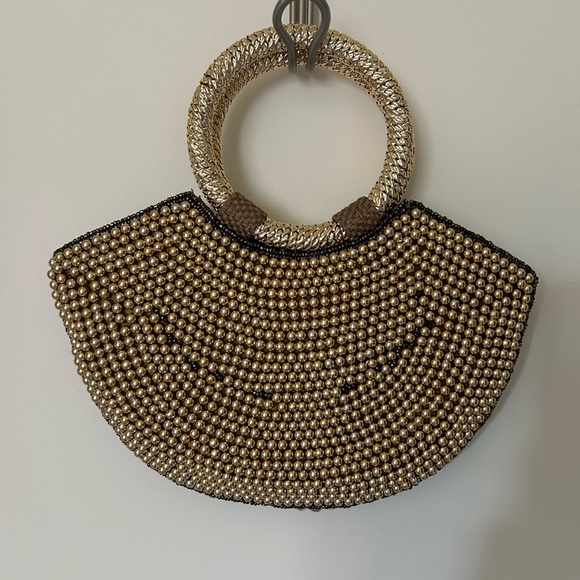 Shell Embellished Handbag - Picture 4 of 7